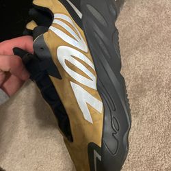 Yeezy 700 Honey Flux