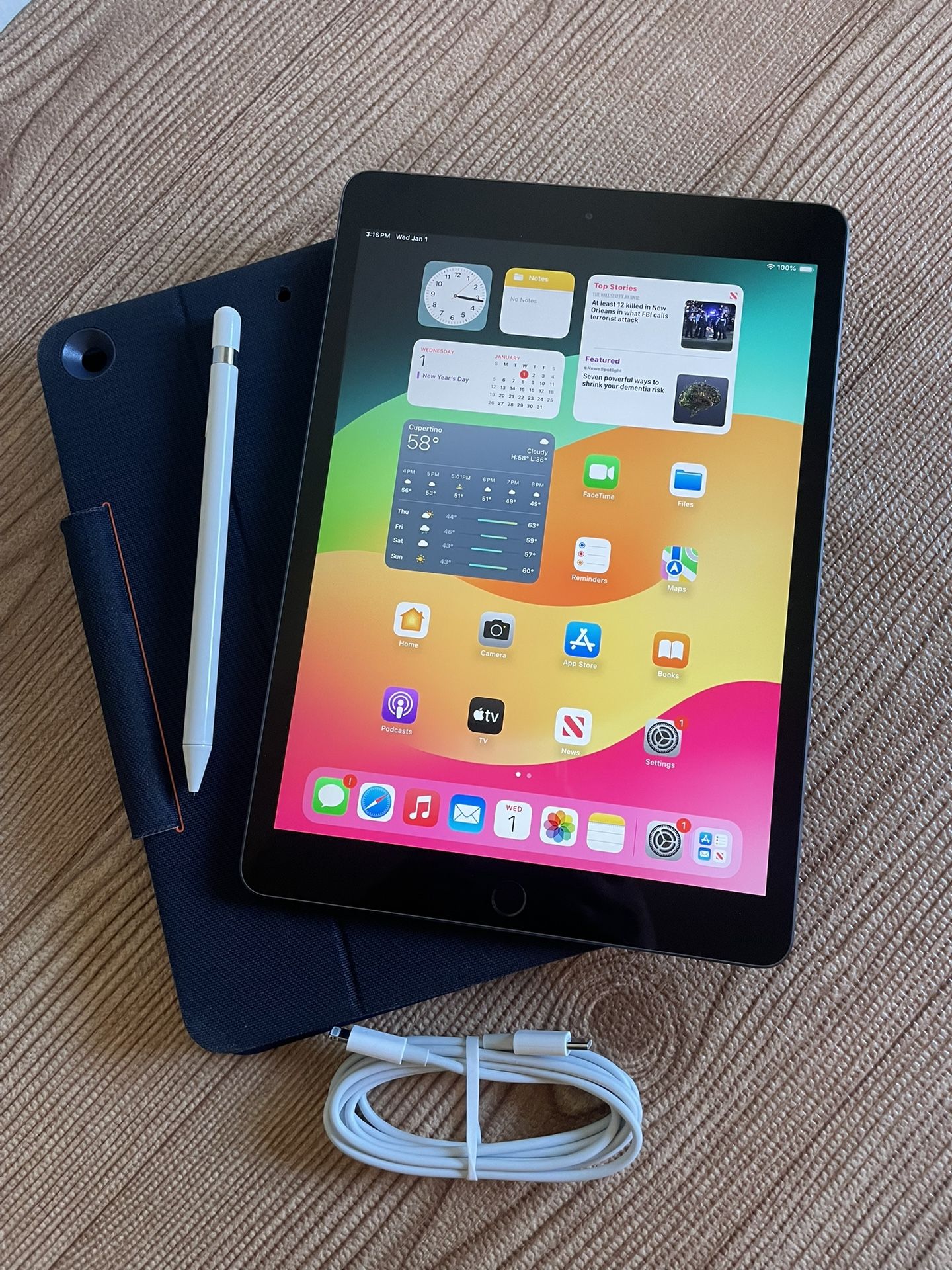 Apple iPad 7th Generation 128GB With Logitech Keyboard and Pencil