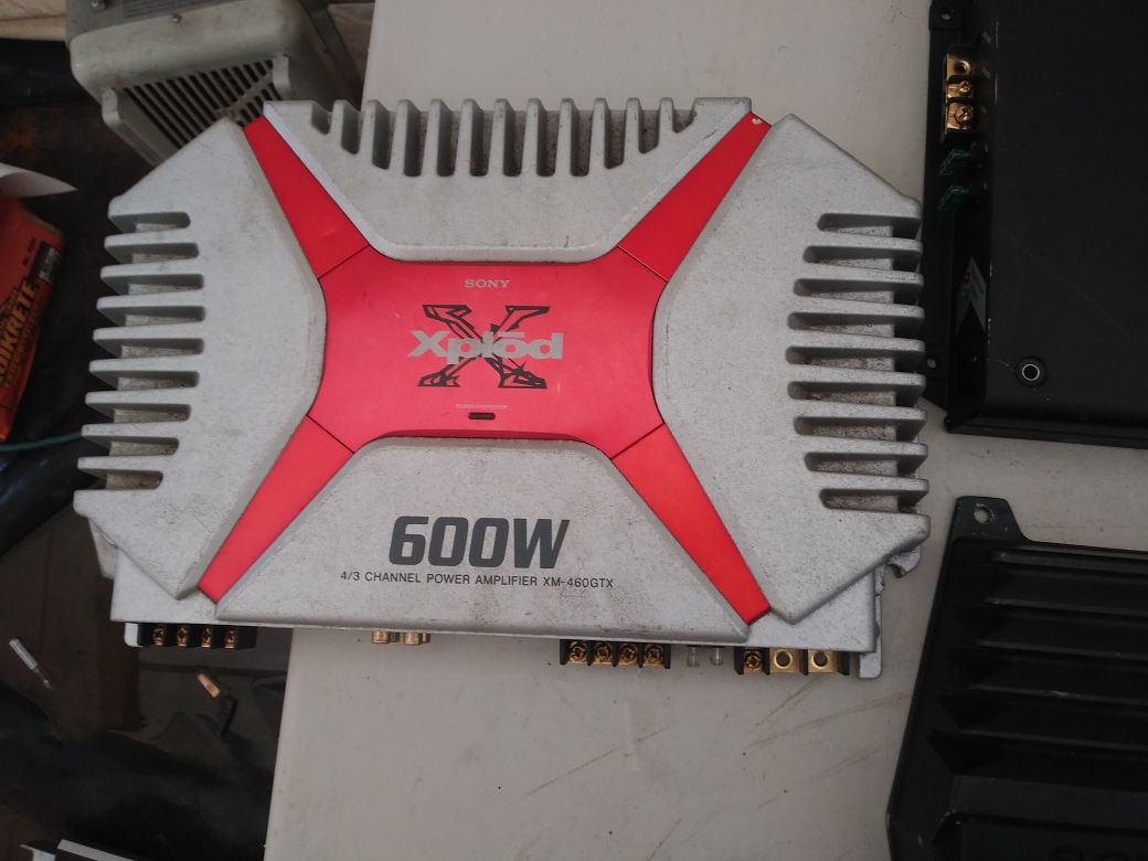 Sony xplod 600watts 4/3 channel power amplifier. Xm 460gtx