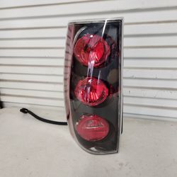 2007 To 2014 GMC Yukon Denali Left Driver Side Tail Light 