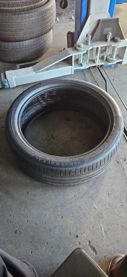255/40/21 Continental Tire 255 40 21