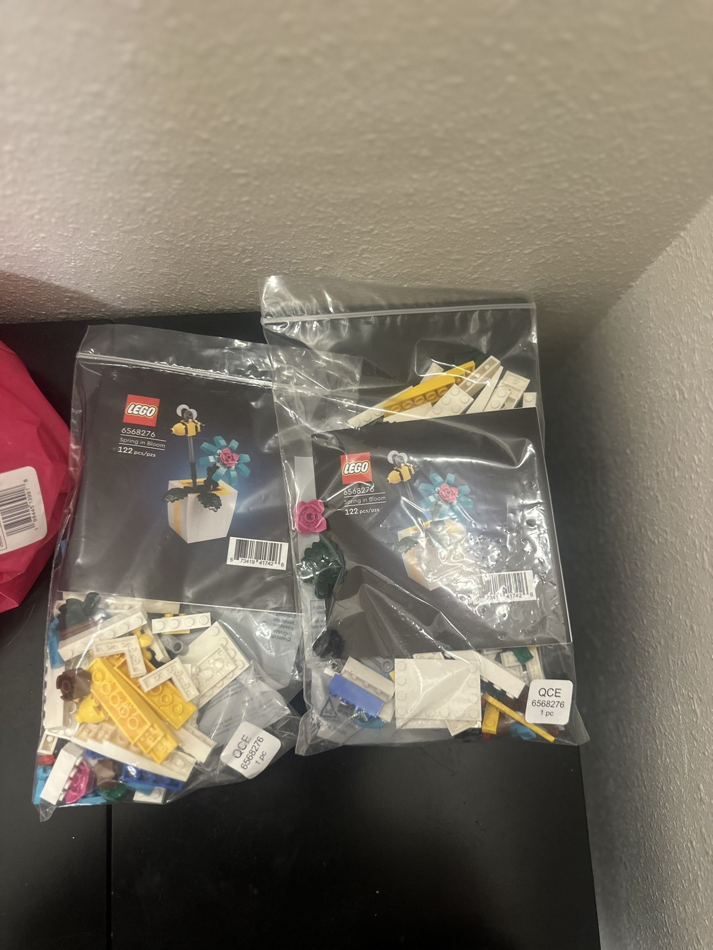 (2) LEGO “SPRING IN BLOOM” Bee And Flower Barnes Noble Exclusive *New in Package*