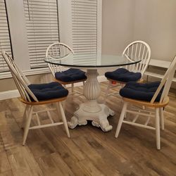 Rustic White Dinner Table With 4 Chair