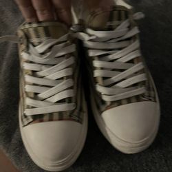 Burberry Shoes 