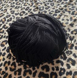 Large amounts of black Yarn
