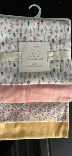 Elephant and Castle 4-Pack Flannel Blankets