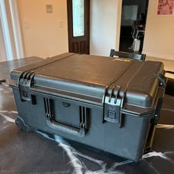 Pelican Storm iM2720 Case With Foam (Black)