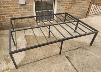 FULL size Metal Bed Frame