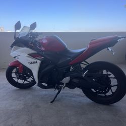 2015 Yamaha R3