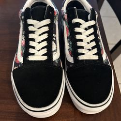 Women’s vans size 7 1/2