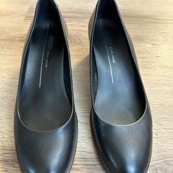 Black Ecco Heels in TACOMA