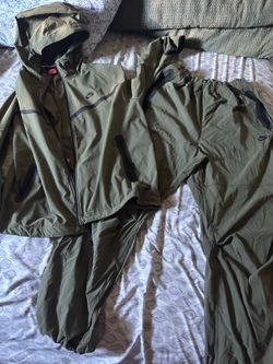 Green Nike tech fleece windbreaker
