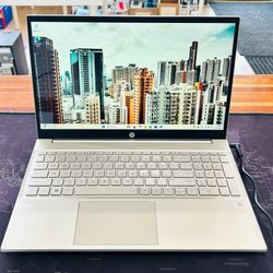 HP Pavilion 2021 Core i5-1135G7 2.40Gh 16GB RAM 256GB SSD Windows 11