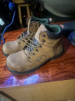 Steel toe boots redwing size 10