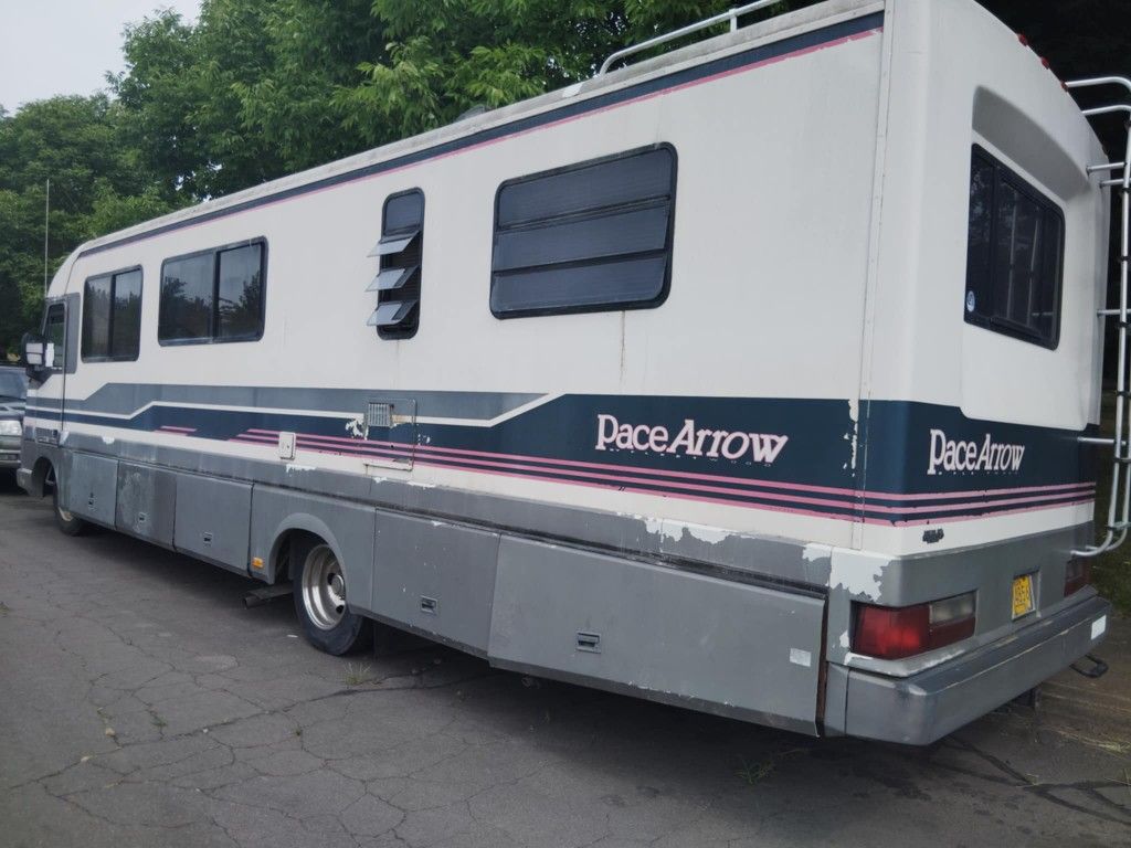 RV( Pace Arrow) Runs Needs A Tune Up