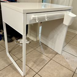 computer desk ( Ikea) white, 28 3/4x19 5/8 "
