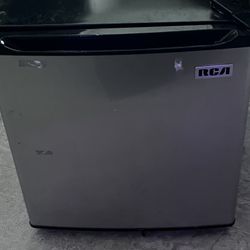RCA Mini Fridge 