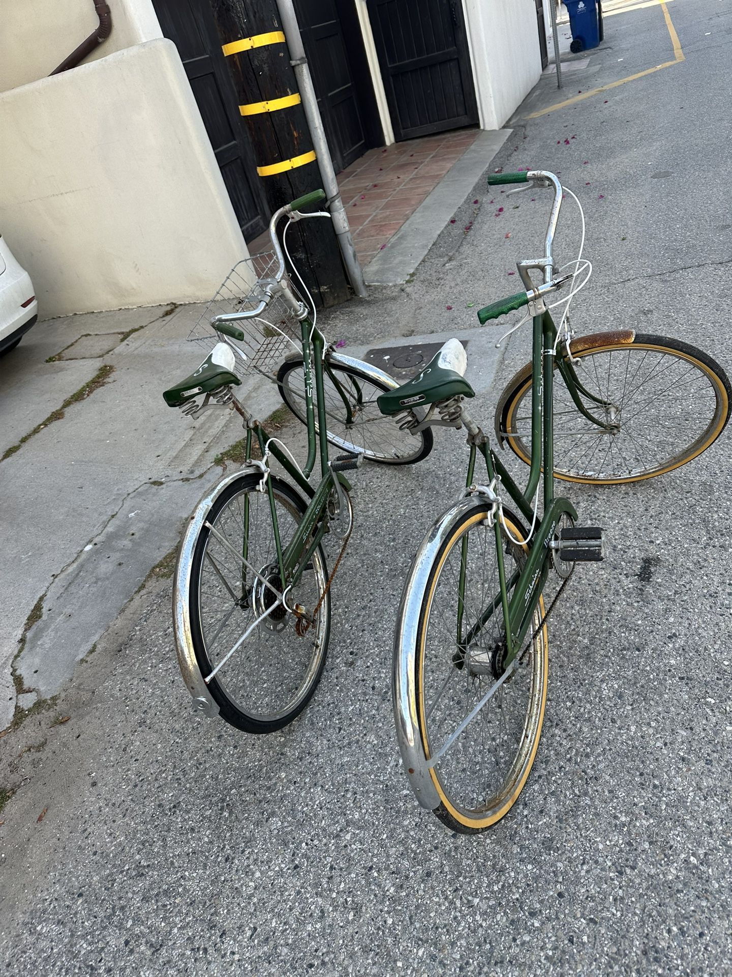 Two Vintage Schwin Bikes for Sale in Inglewood, CA - OfferUp
