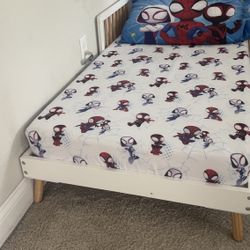 Excellent Condition Toddler Bed 