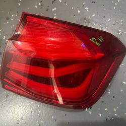 2016-2018 BMW Right Tail Light (contact info removed)9116
