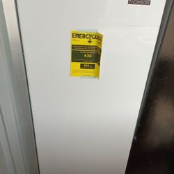 Nice 6.5 Cuz.Ft Frezzer It's New Works Great $25 Fo Delivery Milwaukee Area!!