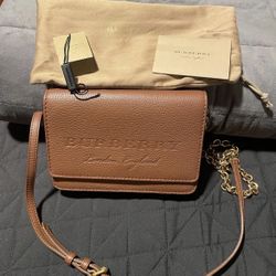 Burberry purse 