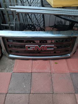 2014/2015 GMC Sierra pick up truck grill