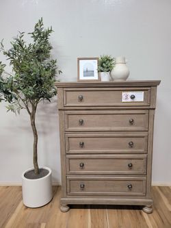 Brand New 5- Drawer Chest