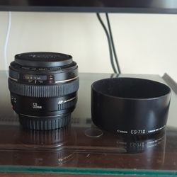 Canon EF 50mm f/1.4 USM with ES-71II Hood