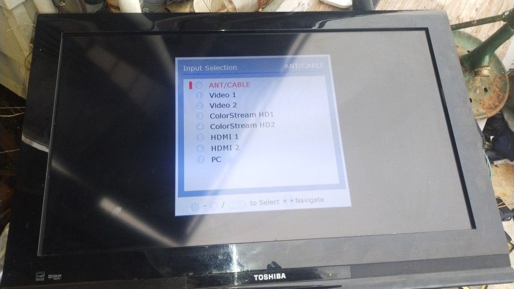32" Toshiba Hd TV No Remote