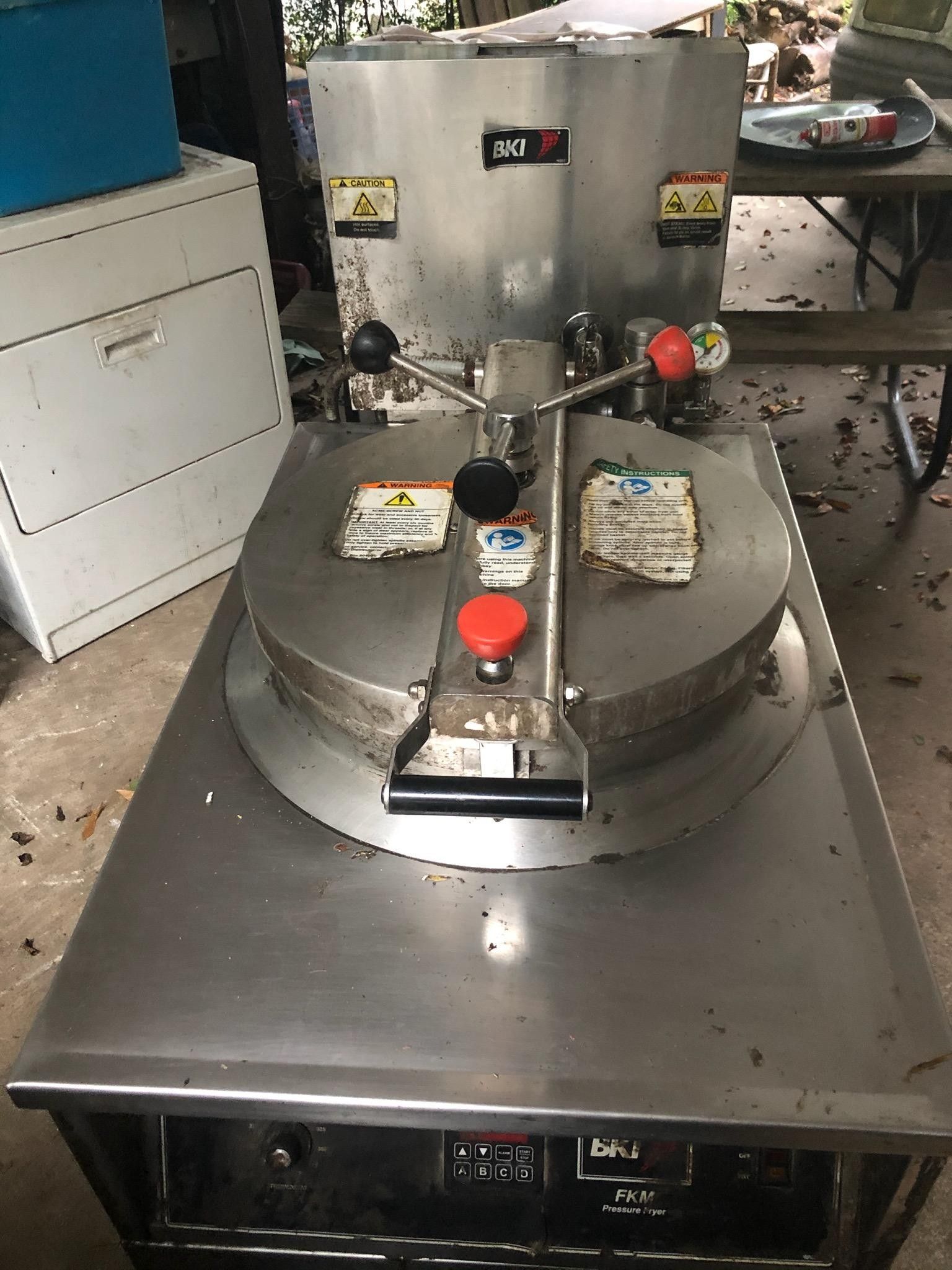 Industrial commercial pressure fryer