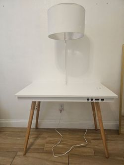 White Desk with lamp