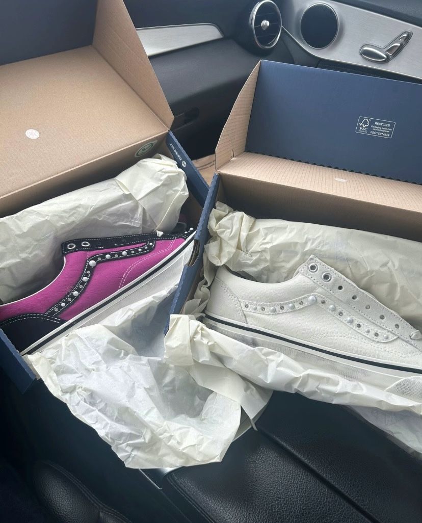 Pearlized  OTW Vans Pack Mauve , White Both Size 10 Men's