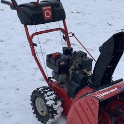Self-tPropelled Troy Bilt Snowblower With Electric Start