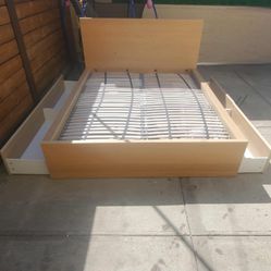 Queen Bed Frame 4 Drawers. Cama Con 4 Cajones