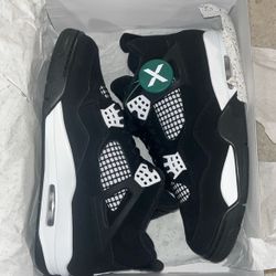 Air Jordan 4 Retros White Thunders 