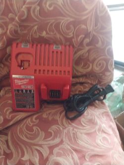 Milwaukee charger m18 m12