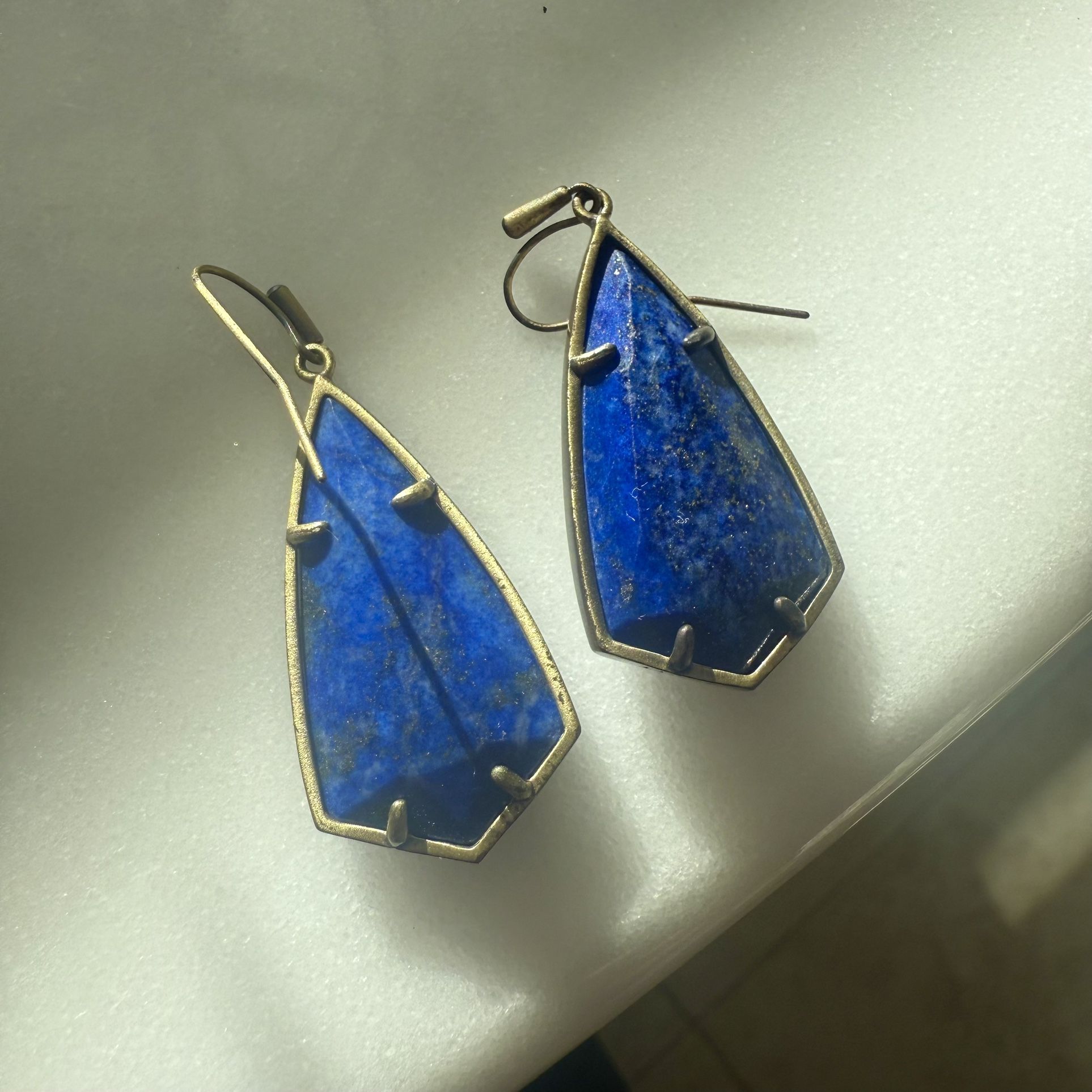 Kendra Scott Carla Drop Earrings – Antique Brass & Blue Lapis