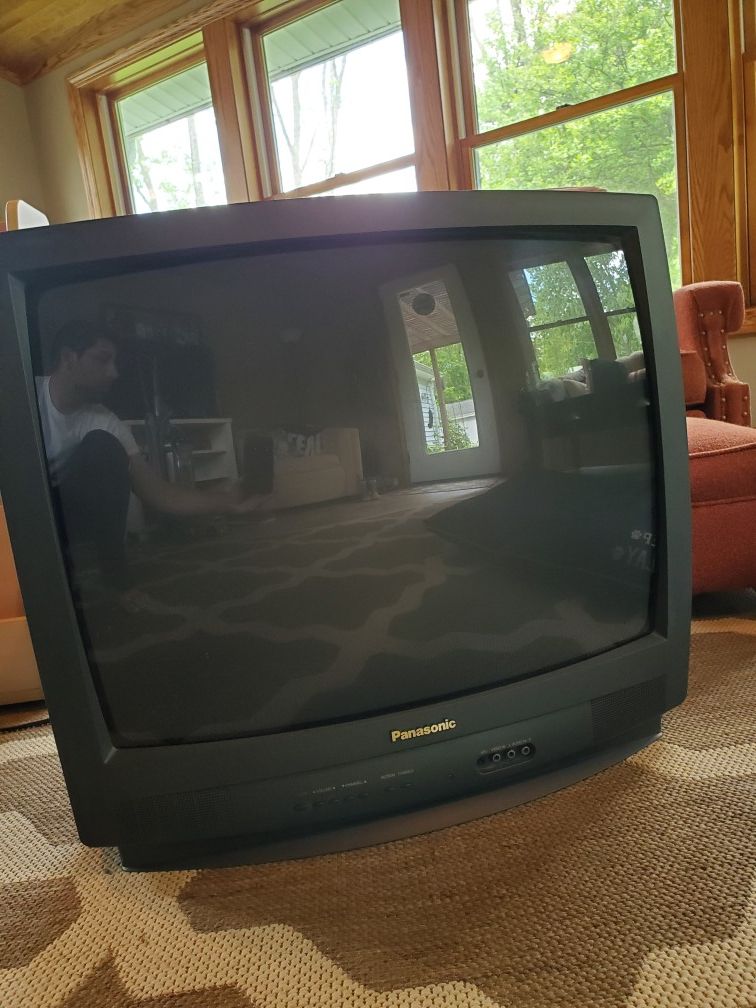 FREE!-Panasonic 25" CRT TV - Gaming Inputs - Great Cond. - w/ Remote