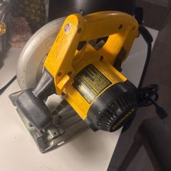 Dewalt 357 (7,1/4” ) 13 A Circular Saw Works Well!