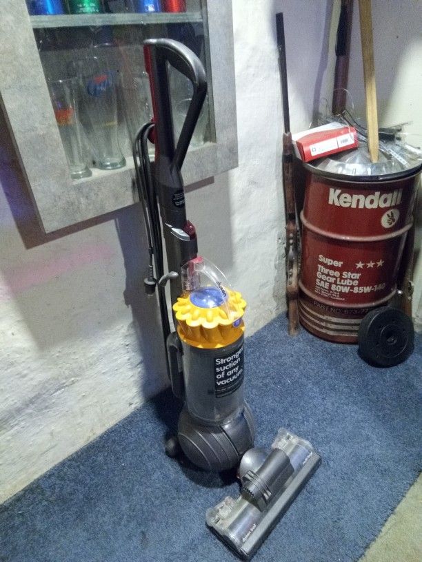 Dyson Vacuum 