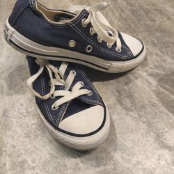 Kids Converse Size 11 shoes