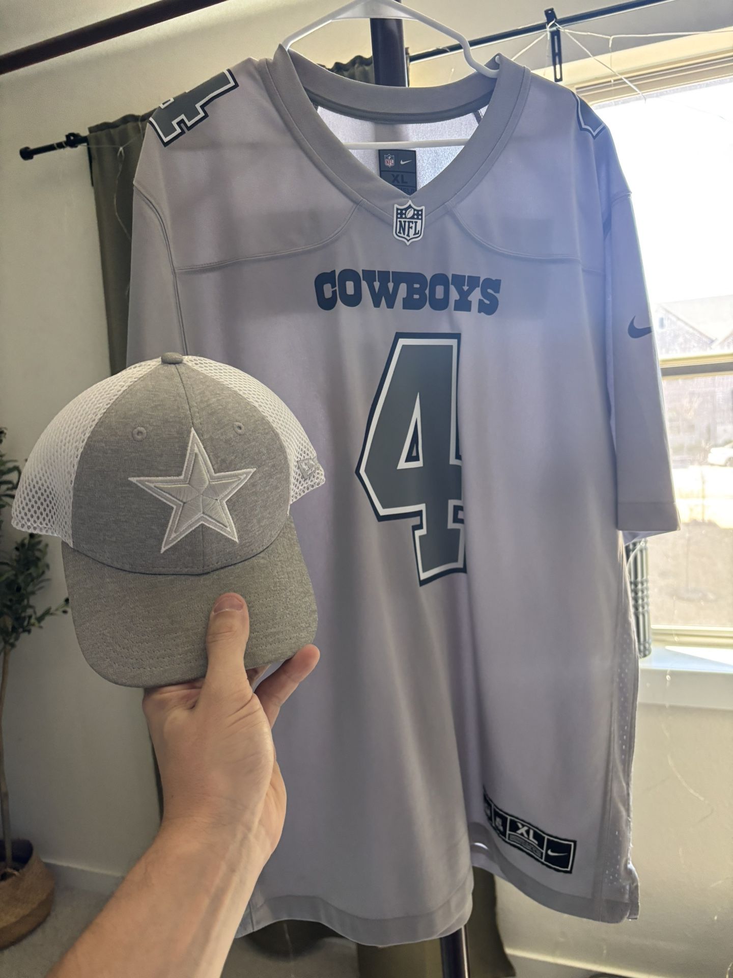 Dak Prescott, Gray Jersey Men’s Xl With Medium/ Large Gray And White Hat