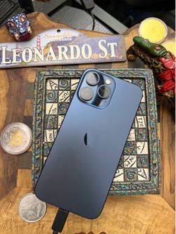Iphone 15 pro max 256GB blue unlocked