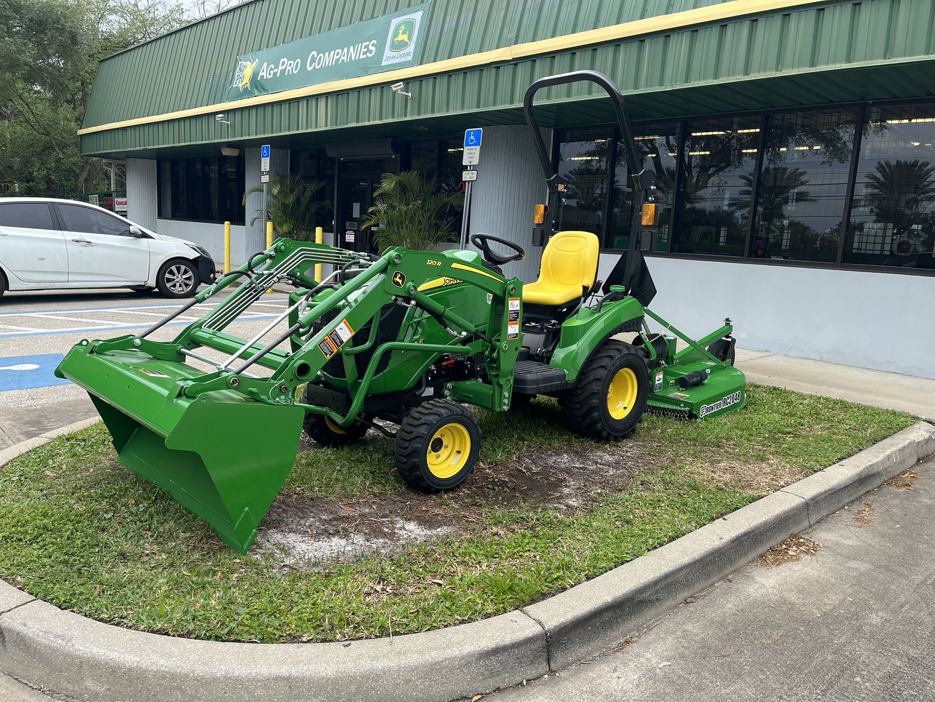 John Deere 1023e With 40” Rotary Cutter Tractor 