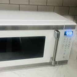 Microwave Oven