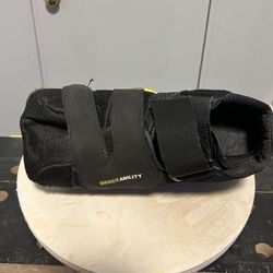 Walk comfort shoe for injury or post surgery