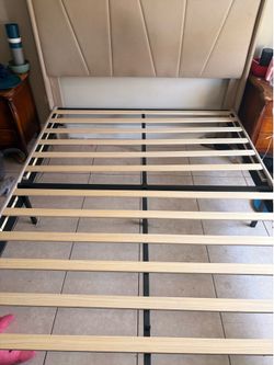 Queen size bed need gone asap