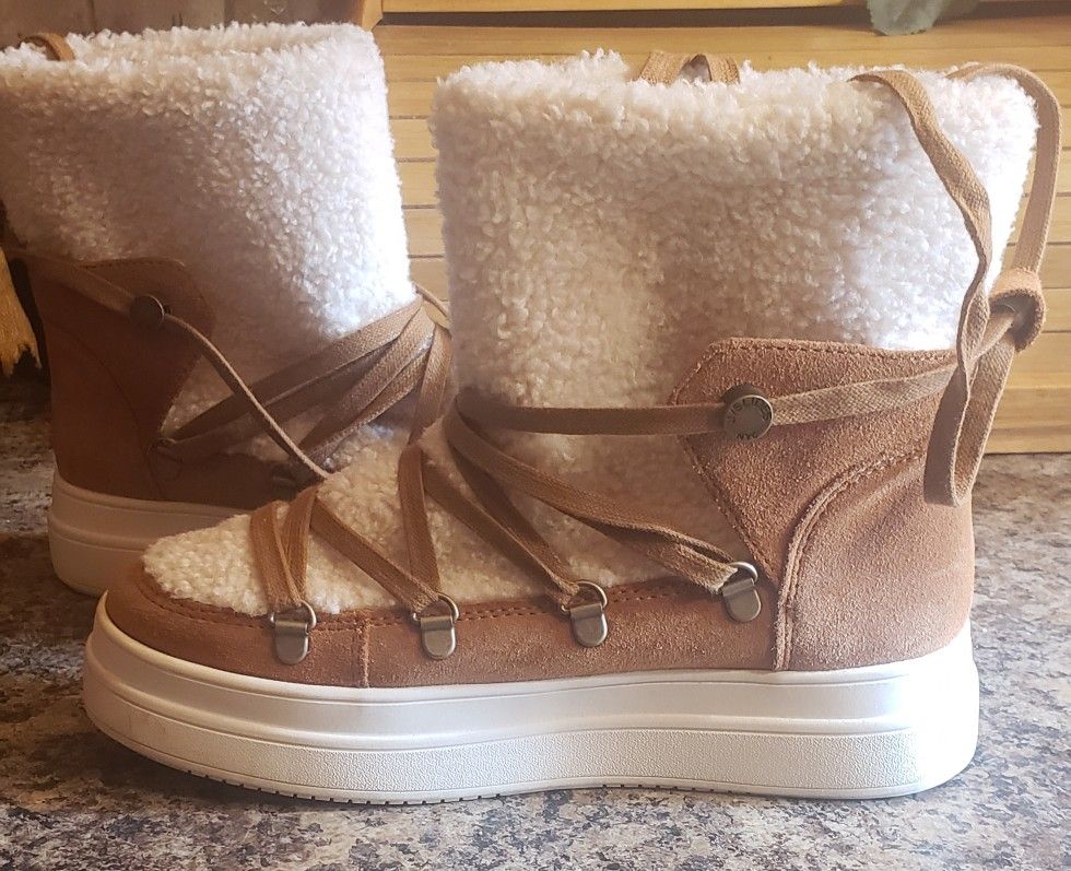 J/Slides NYC Boot Sz 7.5