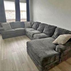 Mammoth Sectional + FREE DELIVERY